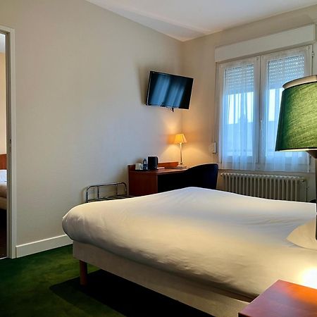 Logis Saint Louis Hotel La Suze-sur-Sarthe Екстериор снимка