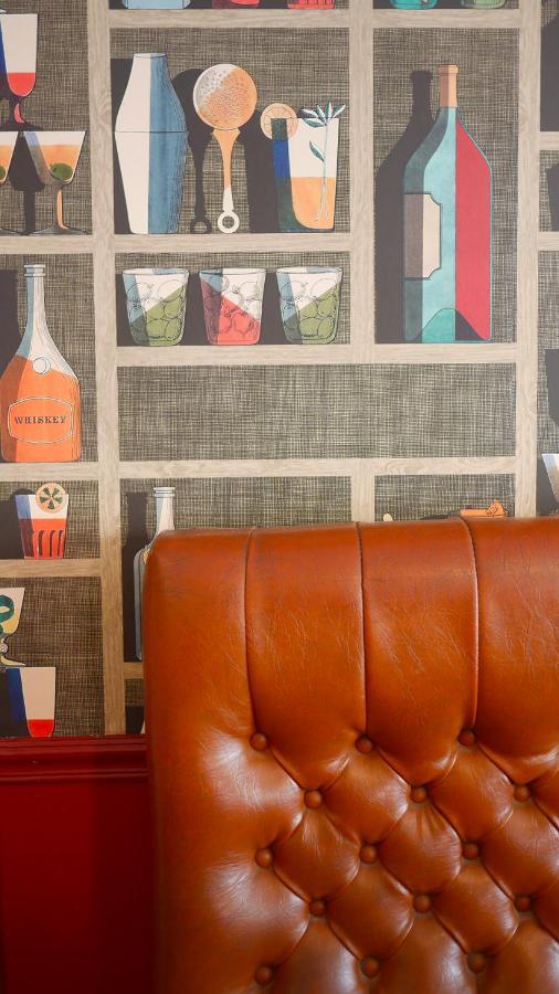 Logis Saint Louis Hotel La Suze-sur-Sarthe Екстериор снимка